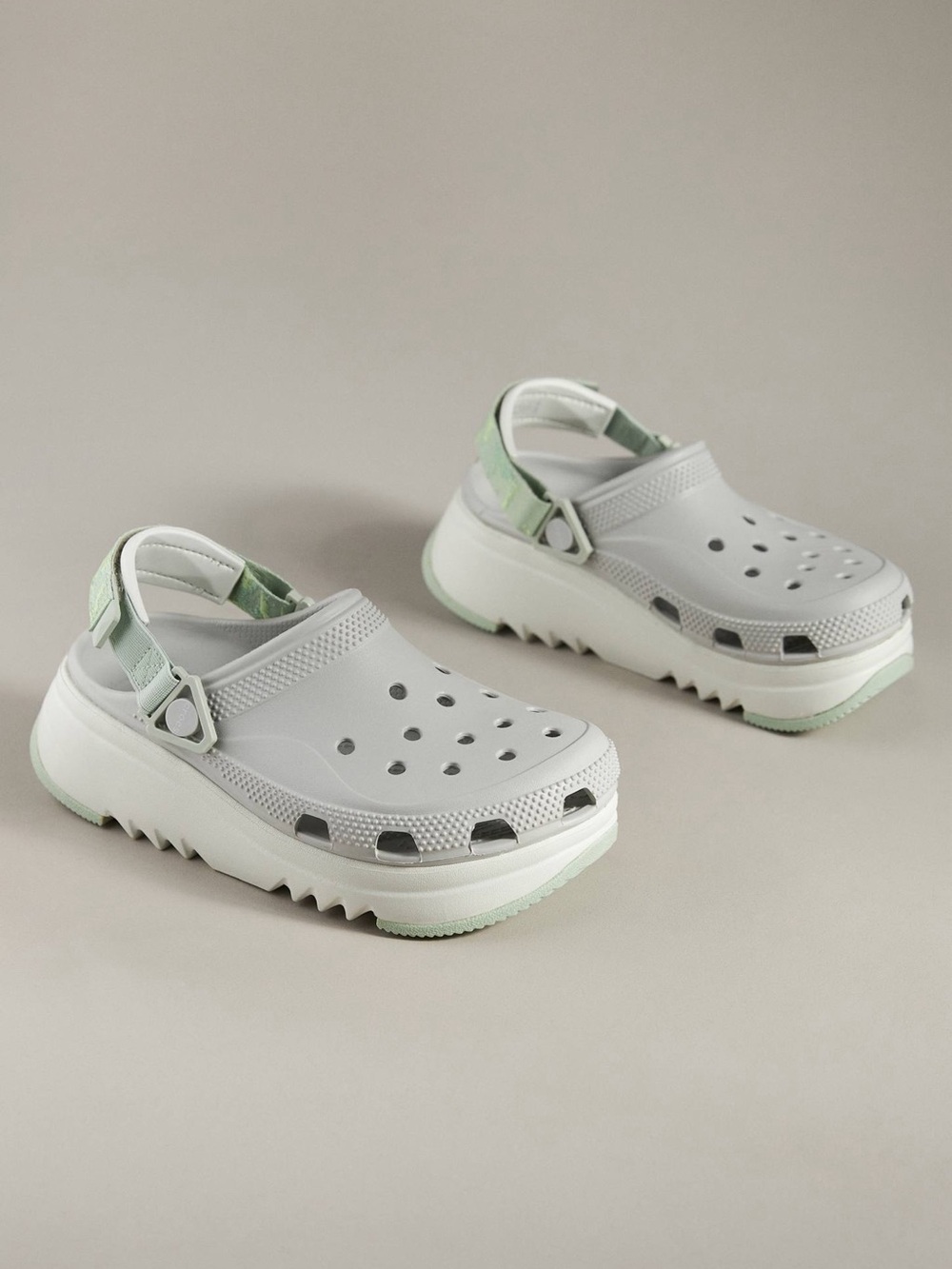 CROCS Hiker Xscape Clog size M-10 W-12